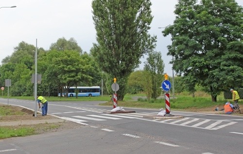 Kolejne bezpieczne przejście dla pieszych powstaje przy ul. Poznańskiej