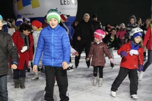 Gwiazdy i Mikołaj otworzyli sezon na lodowisku