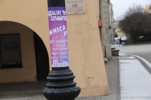Kara za naklejanie plakatów