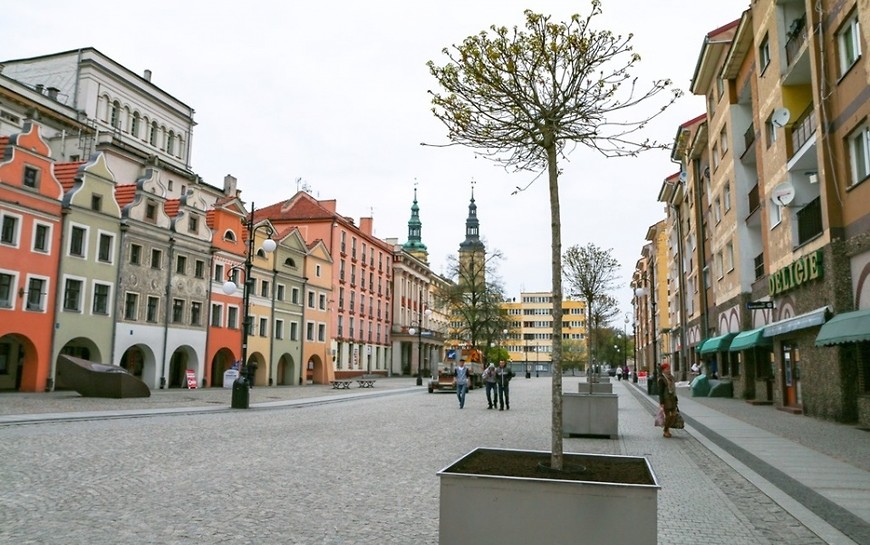 Klony w Rynku i na ul. Lotniczej