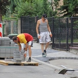 LBO. Budowa chodnika przy ul. Akacjowej