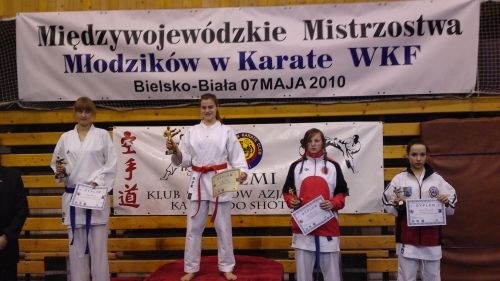 Legniczanie w Międzywojewódzkich Mistrzostwach Młodzików w Karate WKF