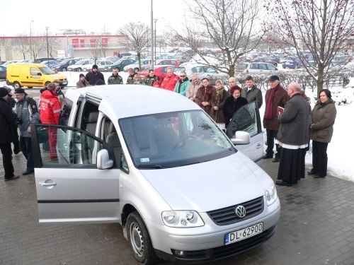 Legnicki szpital otrzymał nowy samochód