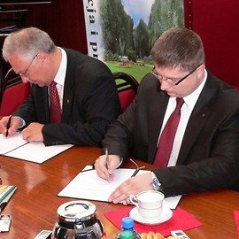 Legnicki Viessmann ofiarowuje miastu plac zabaw dla dzieci