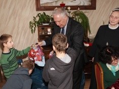 Mikołaj odwiedził dzieci z legnickich placówek opiekuńczo-wychowawczych