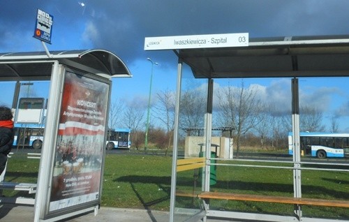 Miejskie przystanki autobusowe z nowymi nazwami