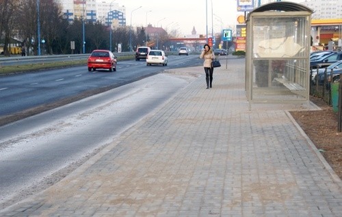 Odnowiona zatoka przy al. Piłsudskiego