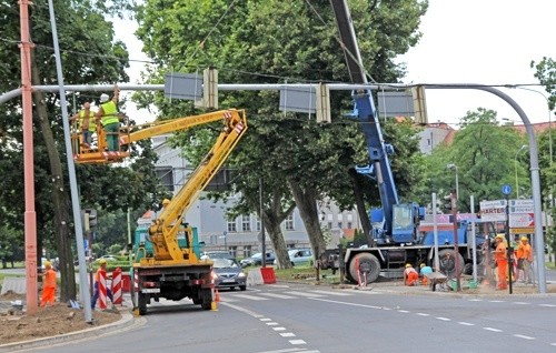 Na skrzyżowaniu Jaworzyńskiej i Muzealnej nowa bramownica