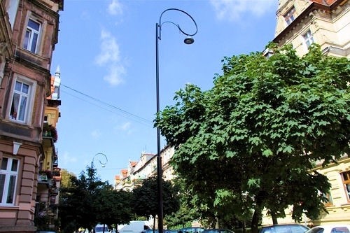 Nowe latarnie już świecą na Łukasińskiego