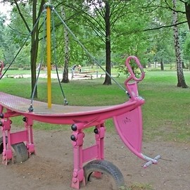 Naprawy urządzeń na placach zabaw