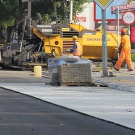 Na Moniuszki postępują prace budowlane