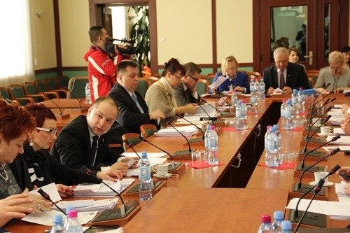 Obradowała sesja Rady Miejskiej Legnicy. Będą dodatkowe nakłady na inwestycje