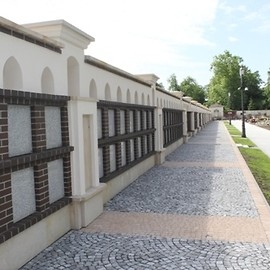 Nowe kolumbarium na starym cmentarzu