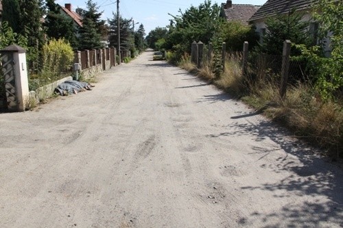 Nowa droga ze sfrezowanego asfaltu