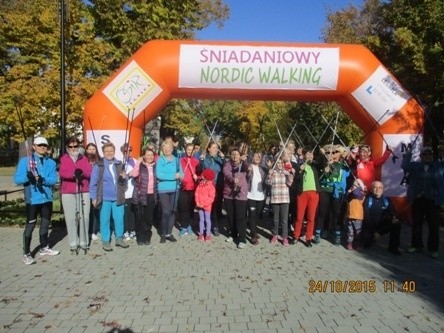 Marsz z kijkami i szaszłykiem