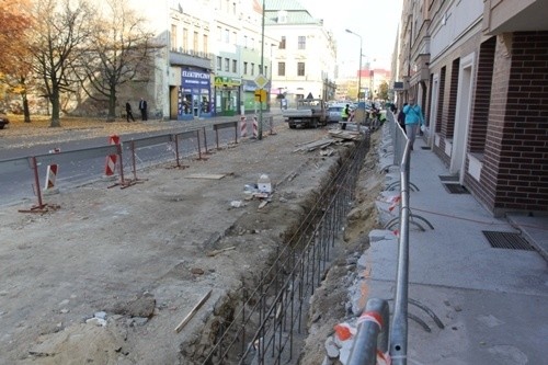 Nowy chodnik i parking przy Chojnowskiej