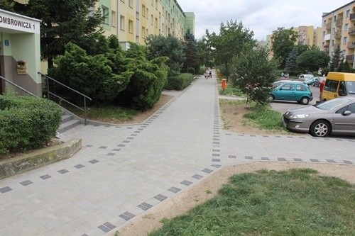 Nowe chodniki na Piekarach