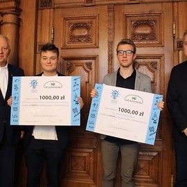 Mistrzowie start-upów nagrodzeni