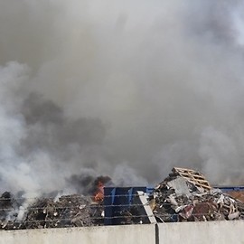 Płoną odpady na prywatnym składowisku