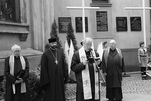Ostatnie pożegnanie księdza Tadeusza Kisińskiego