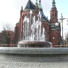 Rozruch fontanny na Placu Powstańców Wielkopolskich