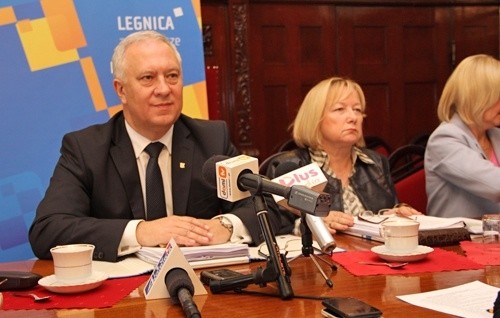 Prezydent Legnicy: - Obniżka opłat śmieciowych - „tak”, ale po ...