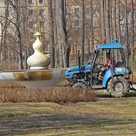 Przed nowym sezonem remonty i konserwacje fontann i muszli koncertowej