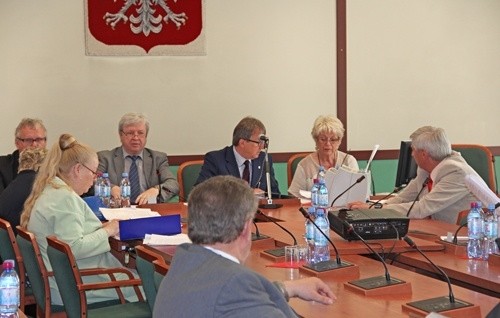Prezydent Tadeusz Krzakowski otrzymał absolutorium za realizację budżetu w 2013 roku