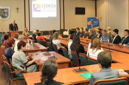 Prezydent zaprezentował Strategię Rozwoju Legnicy na lata 2015-2020 Plus ...