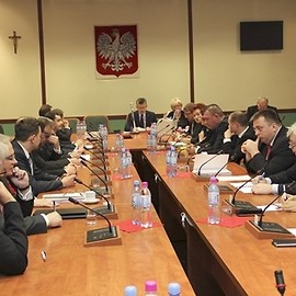 Radni wybrali trzech wiceprzewodniczących