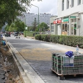 Półmetek prac drogowych na ul. Plutona