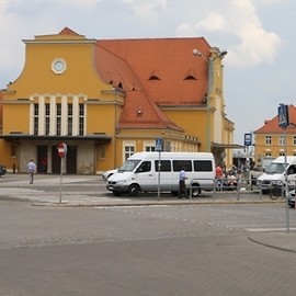 Przebudowa wyspy przed dworcem PKP