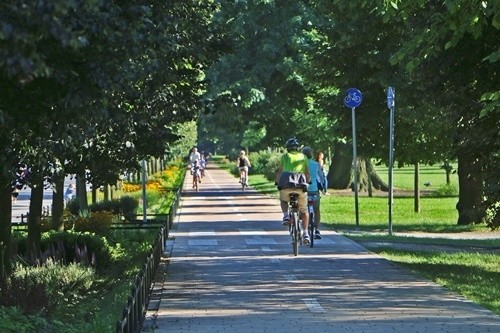 Przybywa ścieżek rowerowych