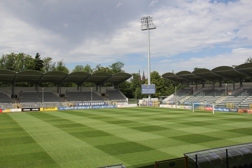 Stadion zadaszony i gotowy na mecz