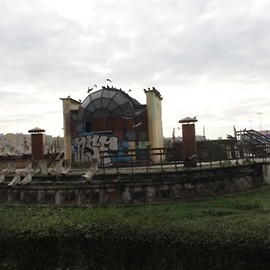 Szalet na Piekarach do rozbiórki