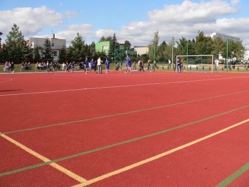 Uczniowie ZSO nr 2 przy ul. Radosnej otrzymali nowy kompleks boisk sportowych