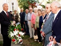 W hołdzie bohaterom Powstania Warszawskiego