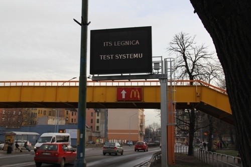 Testy tablic informacyjnych dla kierowców