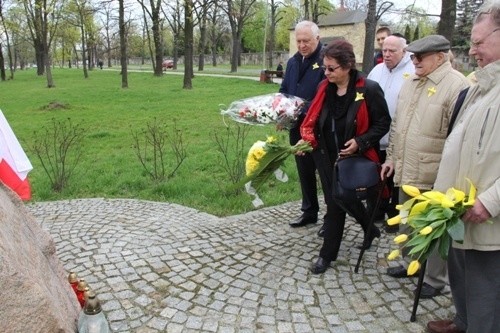 W hołdzie bohaterom powstania w Getcie Warszawskim