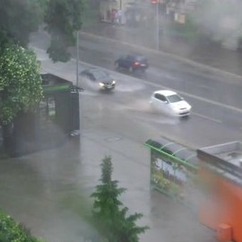 Ulewny deszcz nad Legnicą