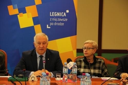 Ważne projekty uchwał trafiły do radnych