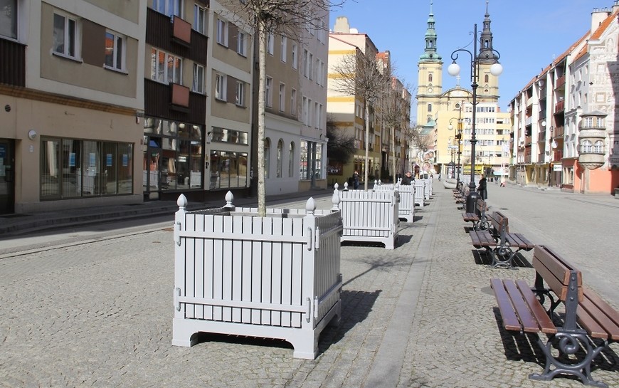 Wiosenne zmiany umeblowania centrum