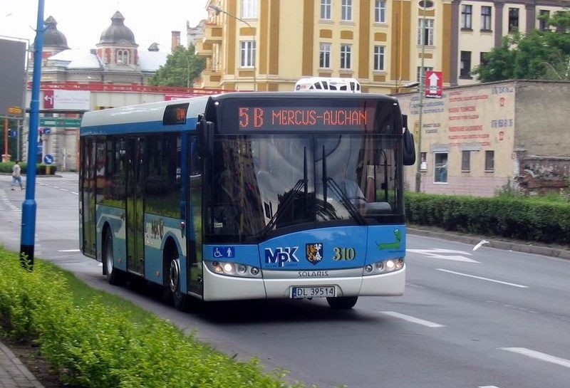 Zmiany w komunikacji miejskiej związane z dniem Wszystkich Świętych