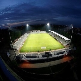 Zadaszenie i podgrzewana murawa na stadionie