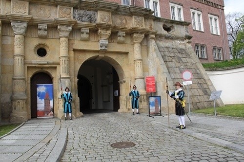 Zwiedzaj zamek i kościół mariacki