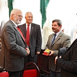 Pomocna dłoń z partnerskiego Wuppertalu