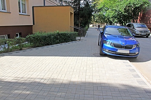 chodnik ul. Batorego w Legnicy