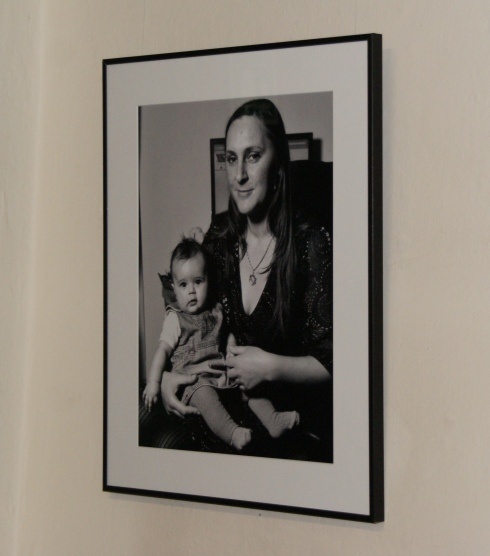 &bdquo;Jedni z wielu&rdquo; Wystawa romskich fotogram&oacute;w w Legnickiej Bibliotece Publicznej