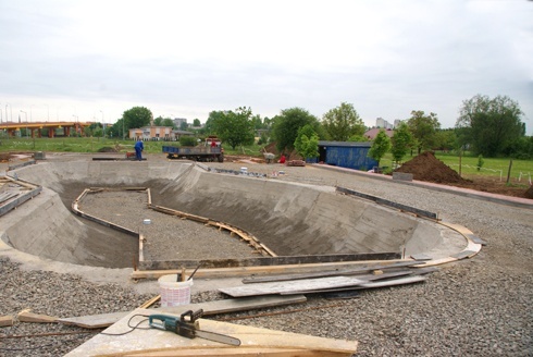 Co słychać na budowie skateparku?