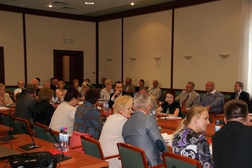 Czerwcowa sesja Rady Miejskiej Legnicy: wprowadzono zmiany budżetu, na razie nie będzie zmian opłat śmieciowych